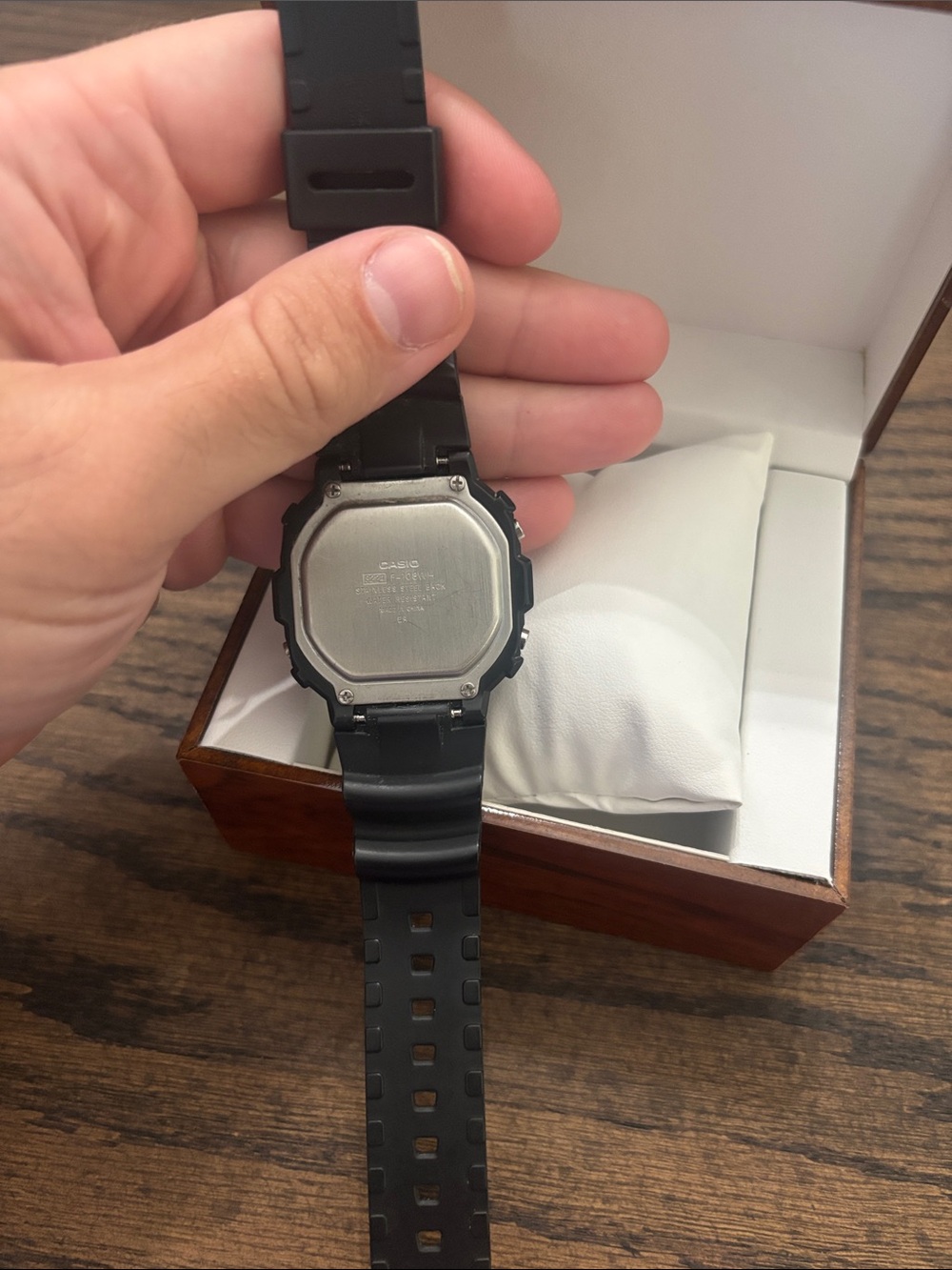 Casio F-108WH Watch - Picture 6 of 6